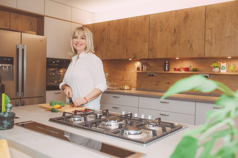 V kuchyni u obľúbenej herečky Zuzany Vačkovej: Prečo sa rozhodla pre rekonštrukciu a čo pri výbere novej kuchyne zavážilo?