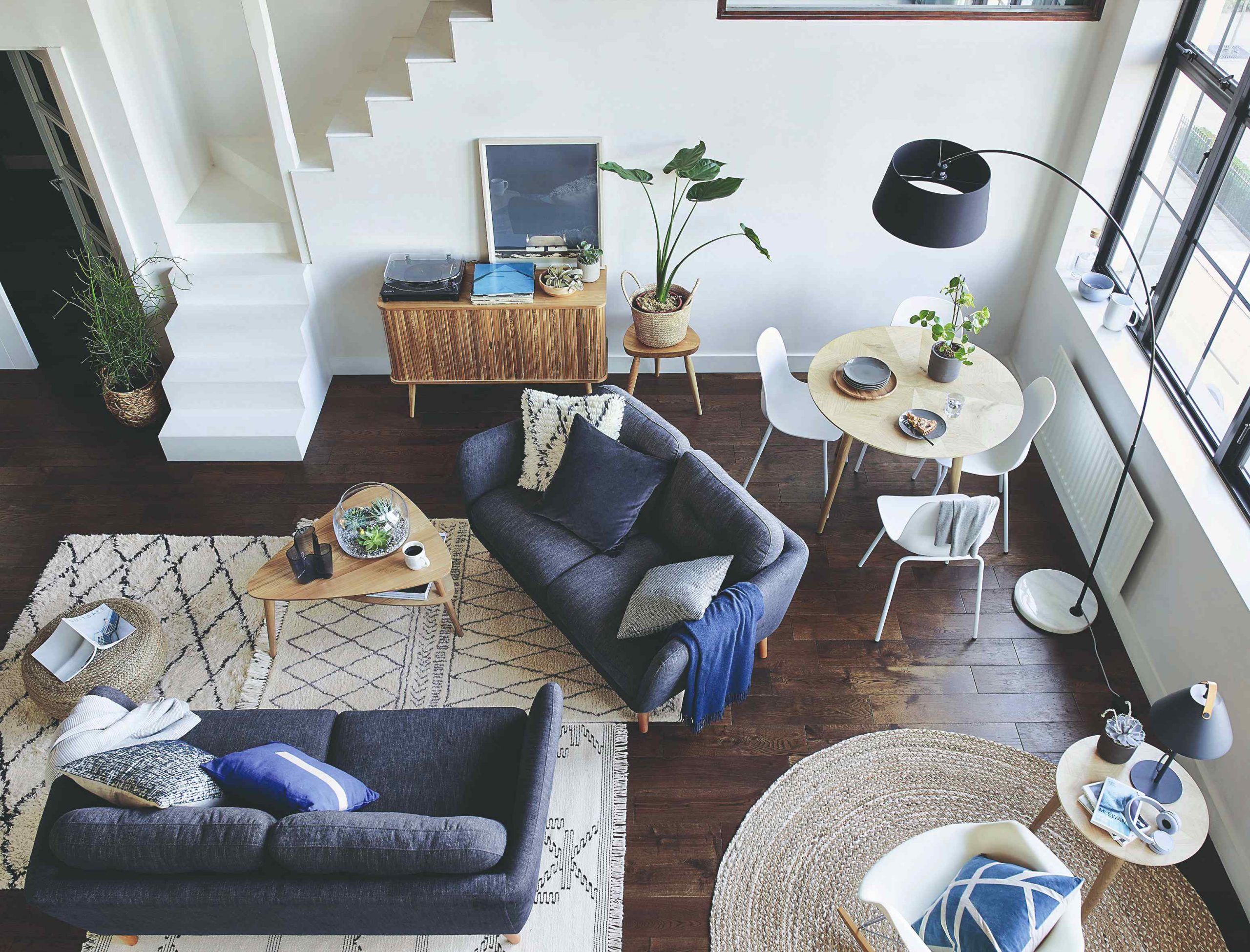 Moderná retro obývačka