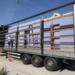 Hotové panely drevostavby na kamióne