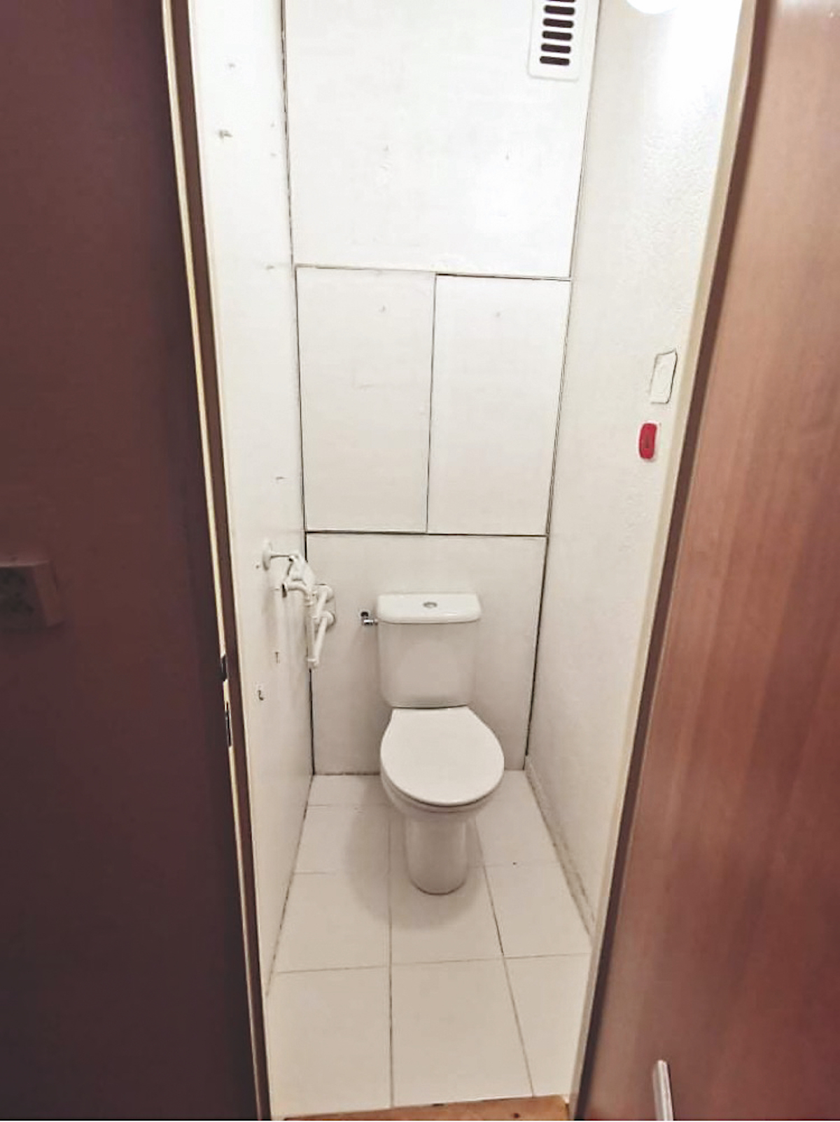 Predtým. 