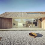 Energeticky sebestačný jednopodlažný moderný bungalov s minimalistickým interiérom