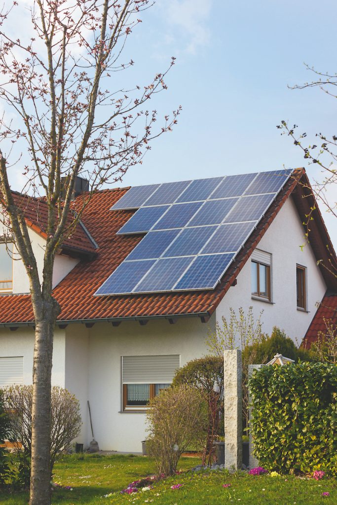 Rodinný dom so solárnymi panelmi