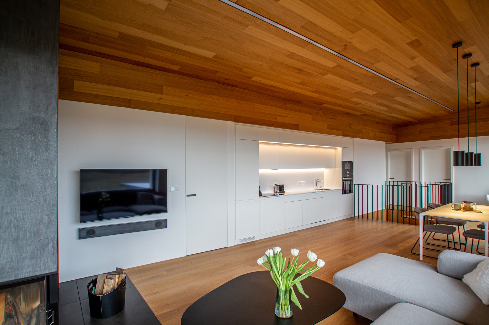 Víkendový dom pre rodinu s dizajnovým interiérom