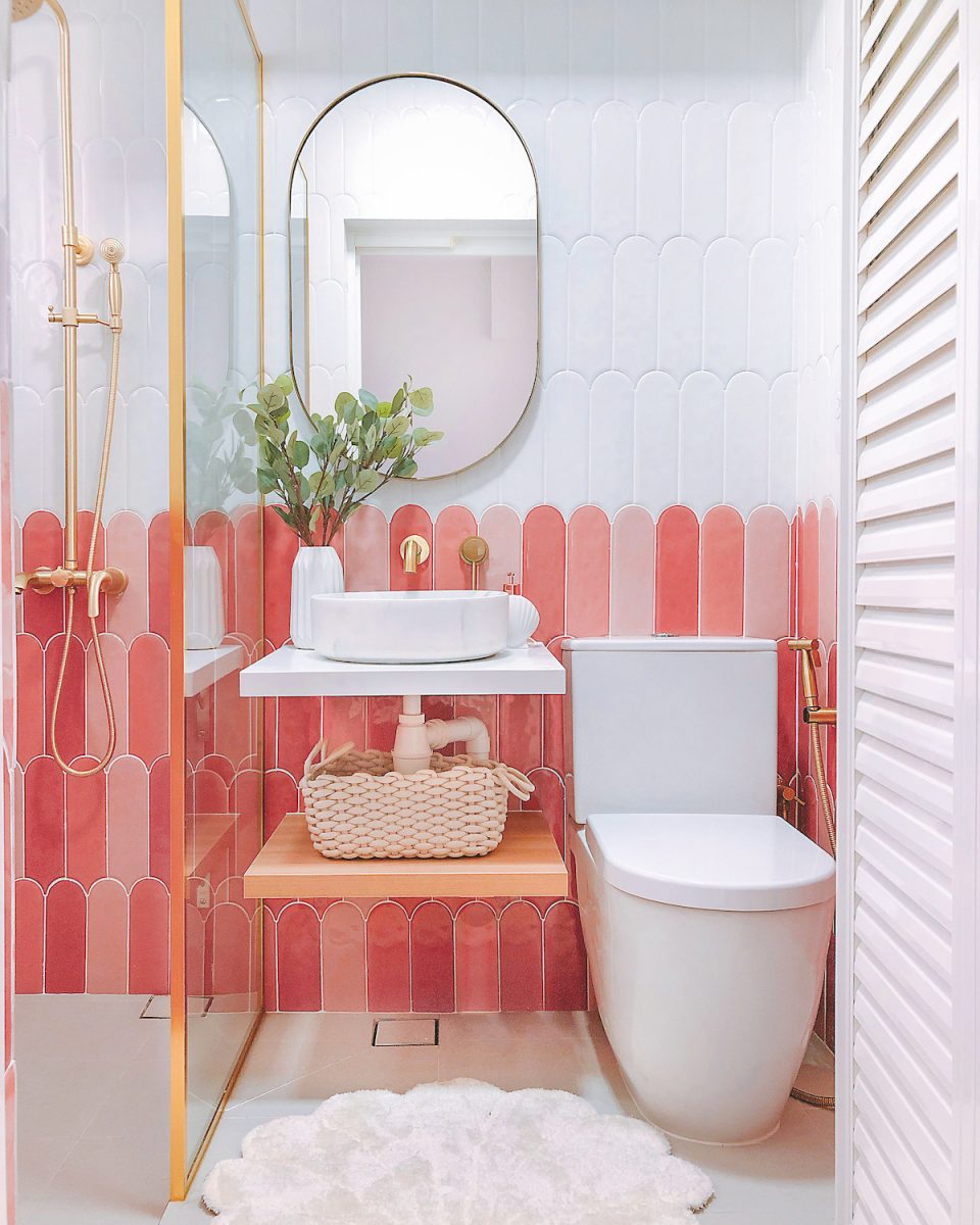 Oranžová moderná kúpeľňa 