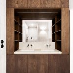 Kúpeľňa s betónovými umývadlami - Víkendový apartmán v Jizerských horách