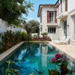Exteriér s bazénom, terasou a záhradou - Projekt Straight to the Point v Izraeli