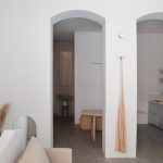 Znížené oblúky fasádnych otvorov - Casa Olivar v Madride
