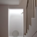 Osvetlená nika pri schodisku - Casa Olivar v Madride