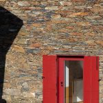 Vstupné okenicové dvere - JS House v Portugalsku