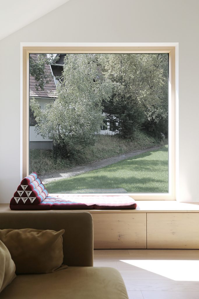 Pohodlné sedenie pri okne - Čerešňový dom v Rakúsku