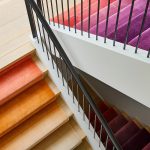 Farebné schodisko - Vidiecka usadlosť Briarcliff v Michigane