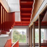 Červené schodisko - Rodinný dom Na rade v Bratislave