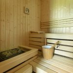 Sauna - Drevený dom s fasádou z recyklovaného dreva v Holandsku