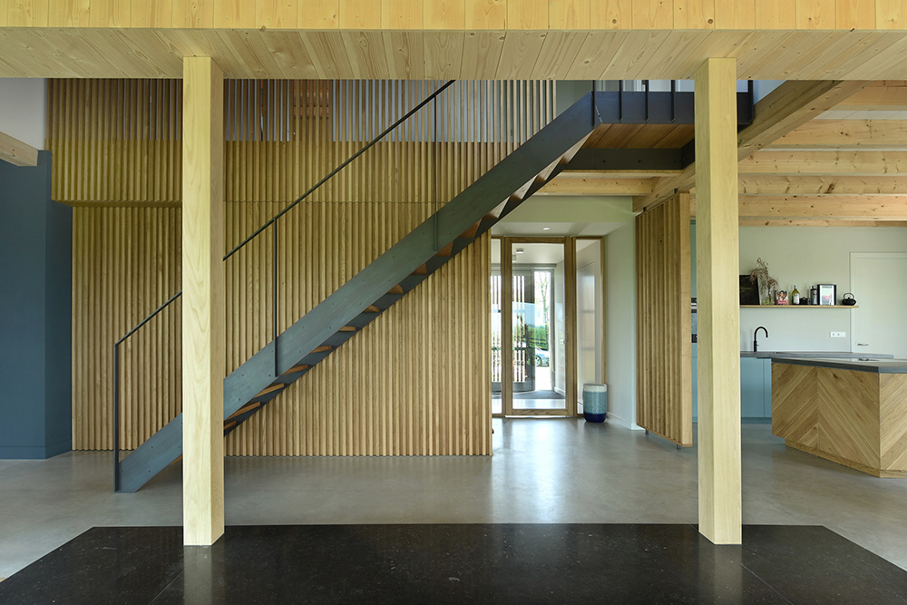 Drevený dom s fasádou z recyklovaného dreva, Holandsko