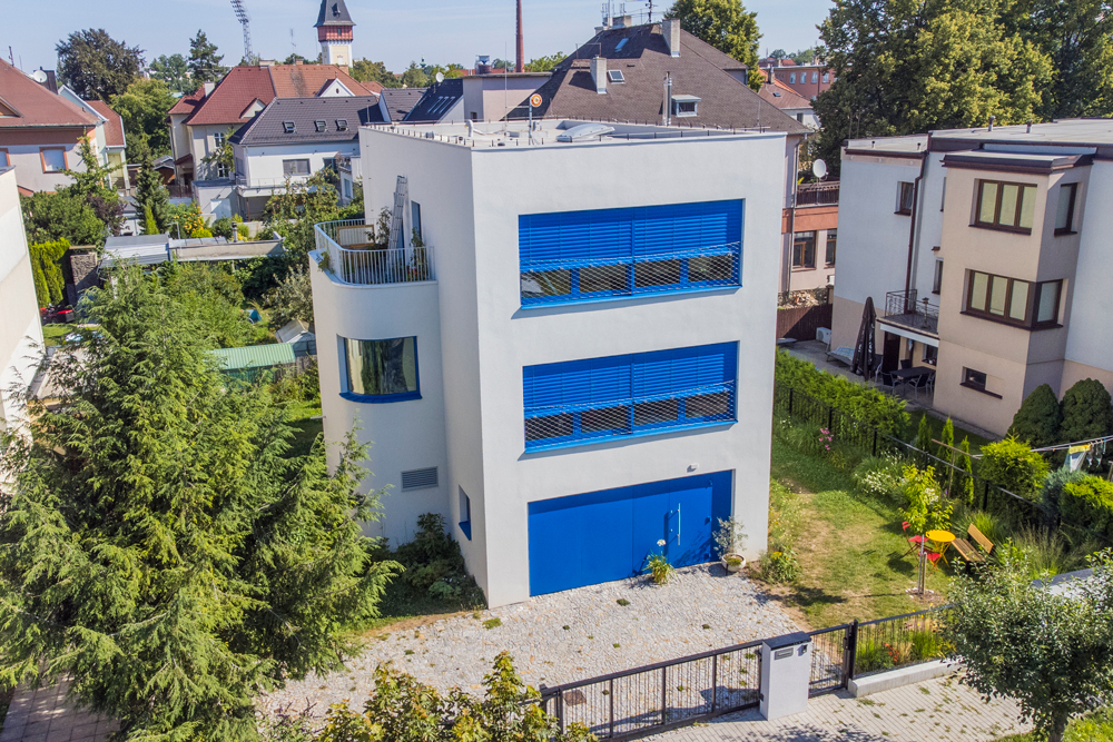 Exteriér domu z nadhľadu - Trojpodlažný dom v Českých Budějoviciach