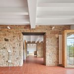 Priechody medzi miestnosťami - Rekonštrukcia historického statku v Barcelone