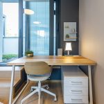 Pracovný stôl - Veľkometrážny penthouse s kozubom
