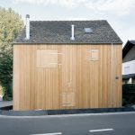 Malý dom s drevenou fasádou