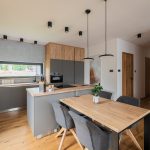moderná kuchyňa s obývačkou