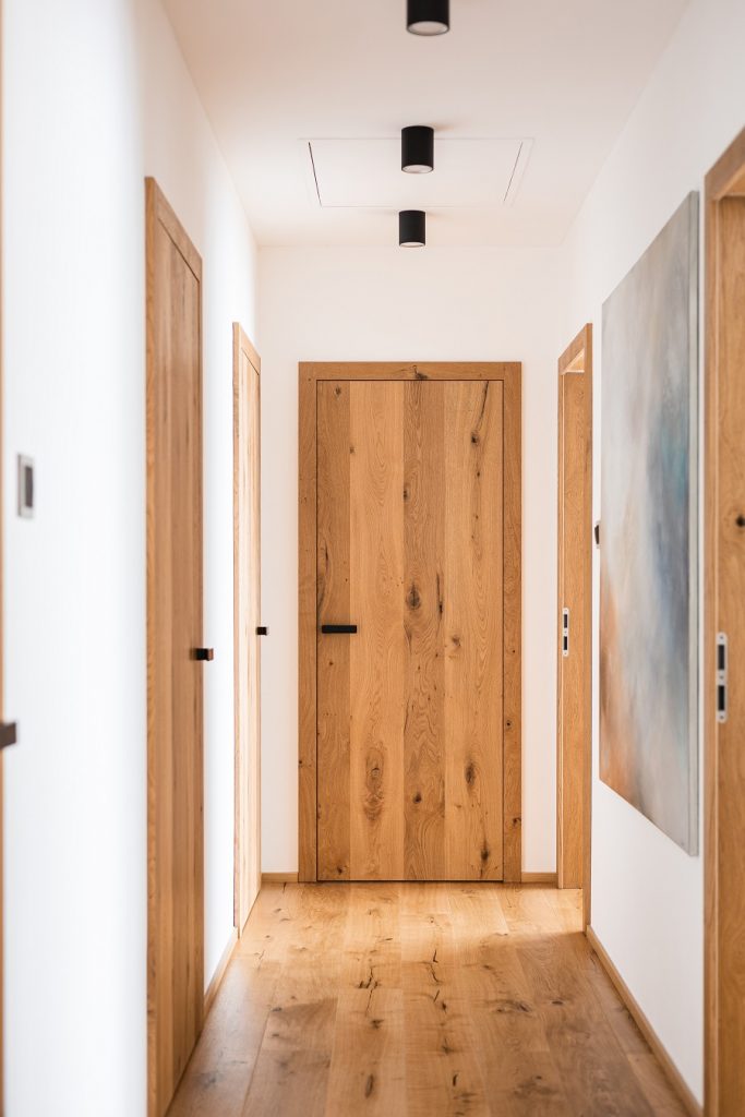 masívne drevené dvere