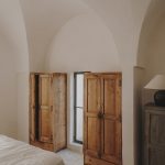 obrovské staré drevené dvere do spálne