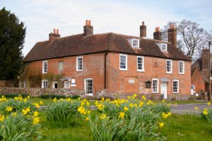 Pozrite si skutočný dom autorky románu Pýcha a predsudok. Prečo anglický štýl stále inšpiruje vidiecke bývanie?
