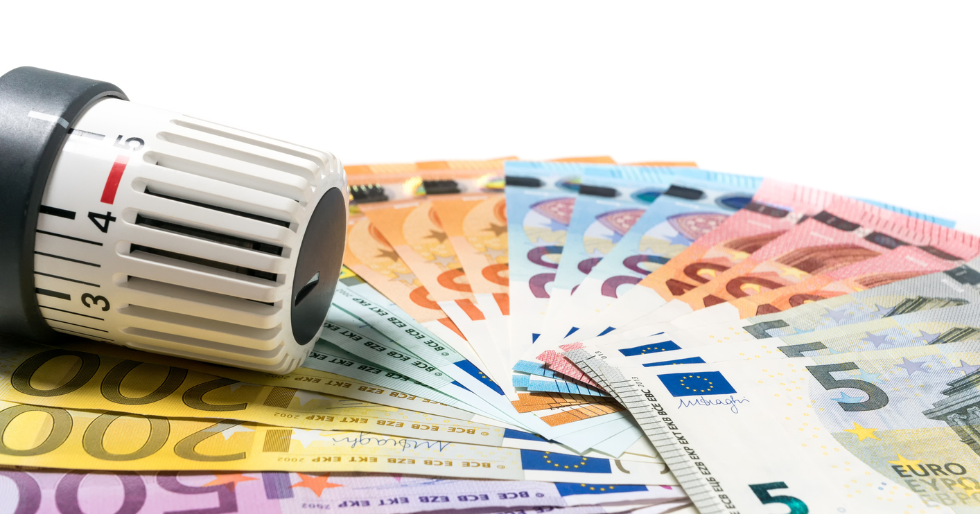 radiátorová hlavica a bankovky, euro