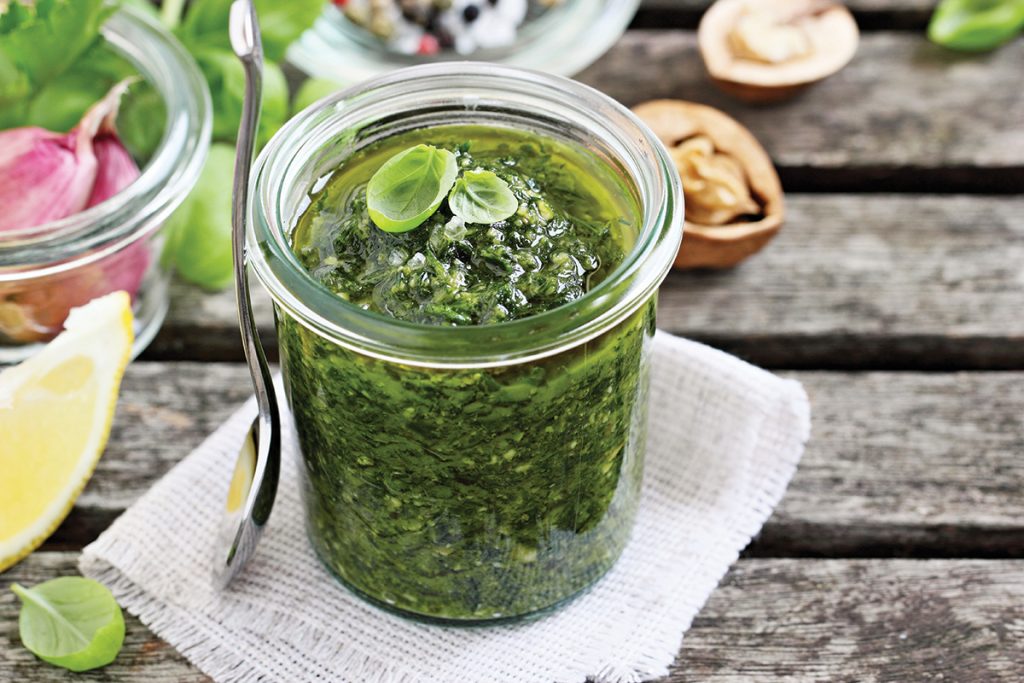 Domáce bylinkové pesto