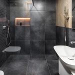 Tmavá kúpeľňa - Minidom pri rybníku v Južných Čechách