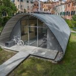 Priestranná a funkčná ubytovacia bunka v Benátkach