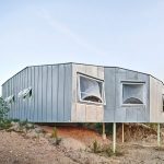 Vypuklé štvorcové okná - Klimatický dom v Španielsku