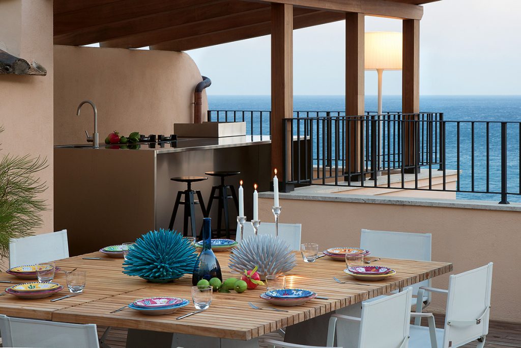 Vonkajšia terasa v apartmáne v dedine Cetara na pobreží Amalfi