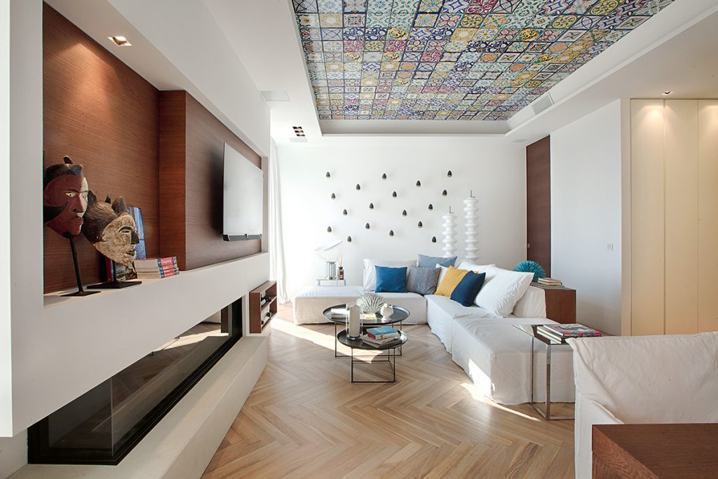 Otvorený priestor obývacej časti apartmánu v Taliansku