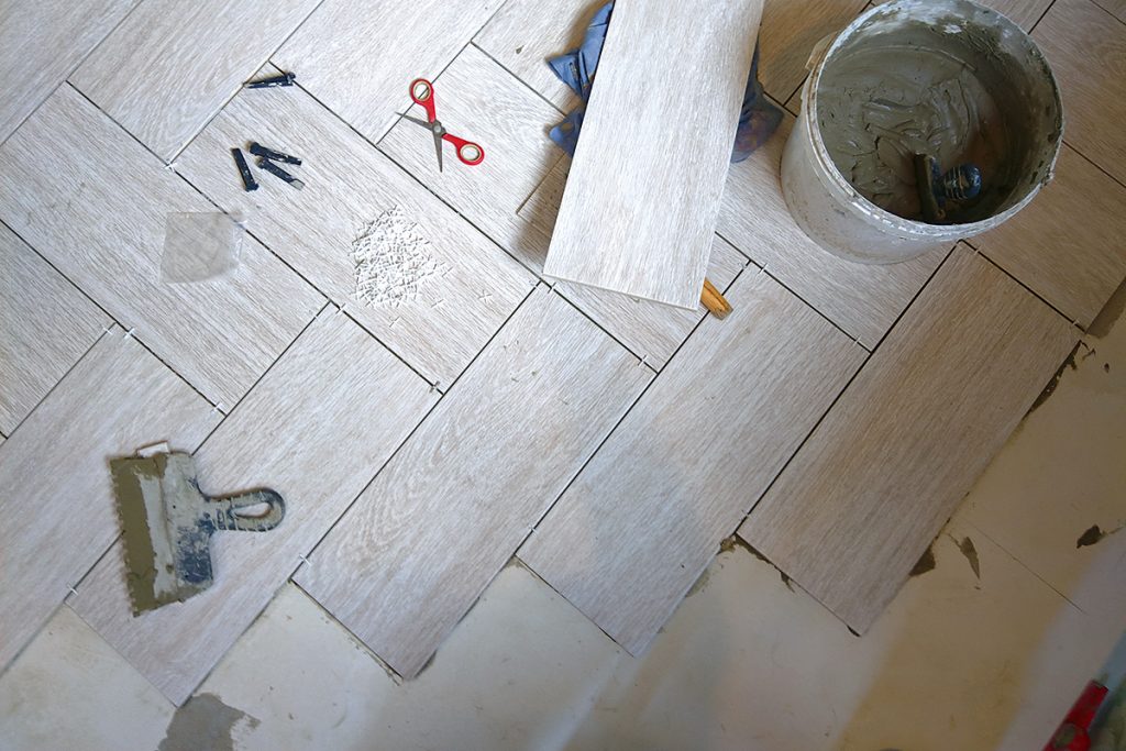 Podlahové dosky z porcelánu do pivnice a suterénu