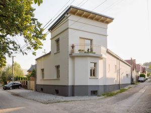 Obnova vyše 80-ročného žilinského domu mu vrátila mladistvý vzhľad. Neverili by ste, že sa kedysi rozpadával