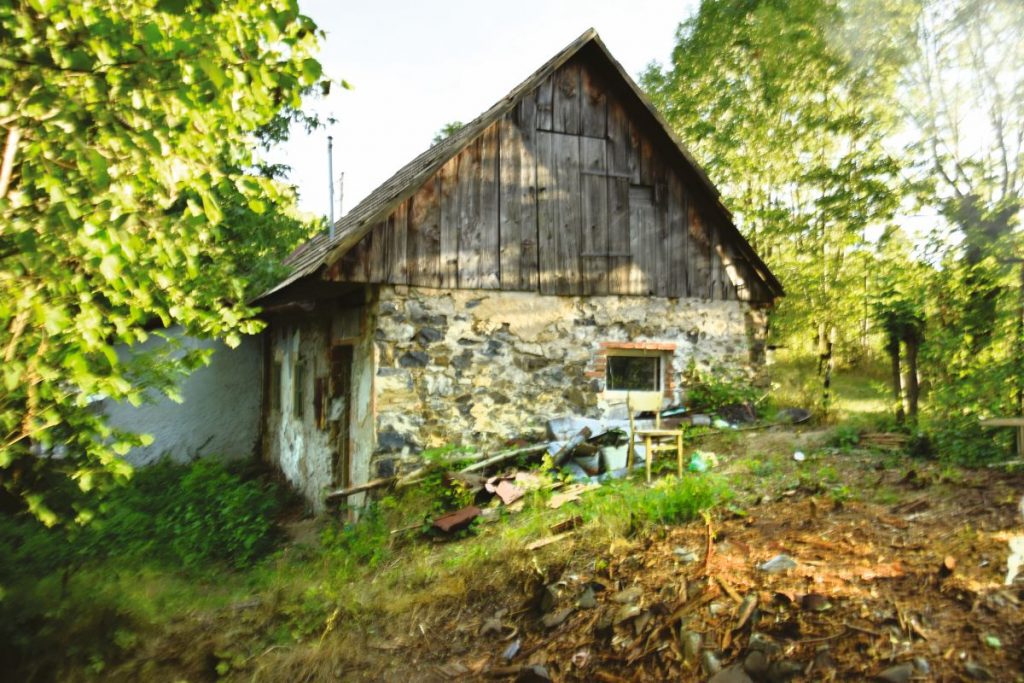 Starý banský domček pred rekonštrukciou.