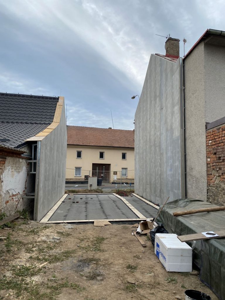 Rodinný dom v Senici na Hané v procese výstavby.