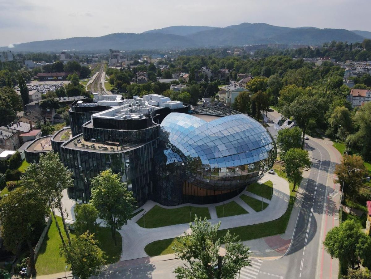 Budova Cavatina Hall v Poľsku.