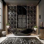 Elegantná kúpeľňa s luxusnou čiernou vaňou a dekoratívnymi stenovými panelmi.