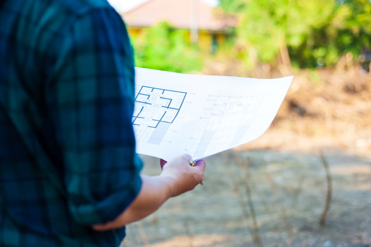 Pri výbere pozemku je vhodné nechať si poradiť od realitnej kancelárie, ktorá by mala vedieť  klientom poskytnúť všetky dôležité informácie.