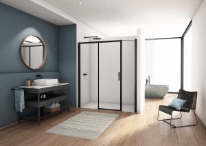 Moderne zariadená kúpeľňa so samostatnoe stojacou vaňou a murovaným sprchovým kútom s posúvateľnými dverami.