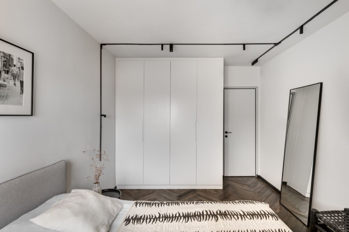 Zariadenie spálne, ako aj detskej izby je minimalistické, 