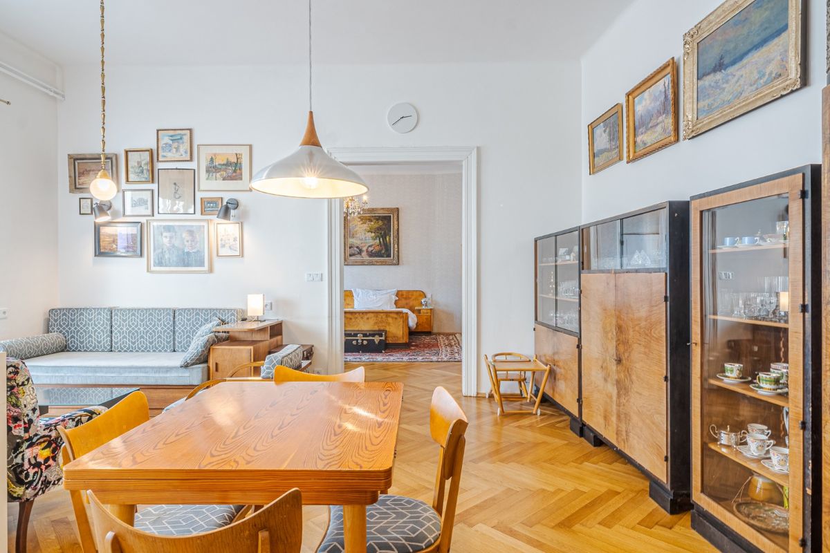 Leňošku i kreslo našiel klient spolu s architektkou na pôjde bytu. 