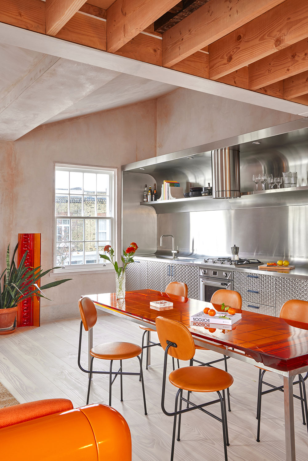02_Dining-Space_Steel-Kitchen-and-Resin-Table-©-Edmund-Dabney