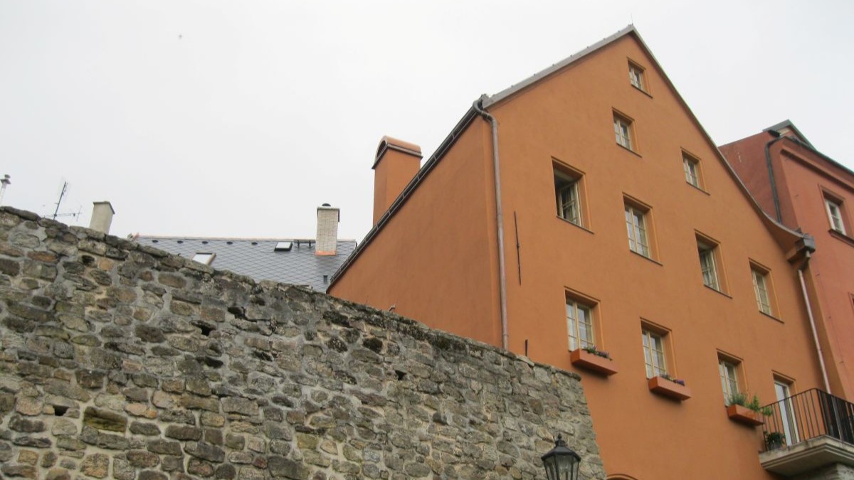 Historický dom v Lokti bol na začiatku úplnou ruinou. Je až neuveriteľné, ako vyzerá teraz.