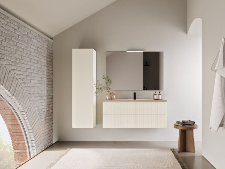 Interiér s kúpeľňovým nábytkom Rigo od Ronal Bathrooms.