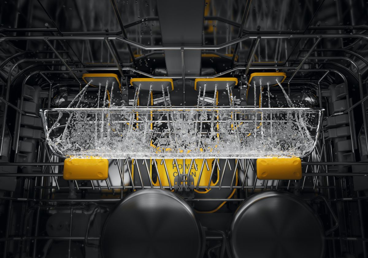 Funkcia PowerClean v umývačke Whirlpool.
