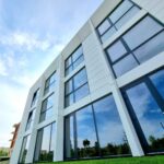 Hliníkové okná a dvere AVG.