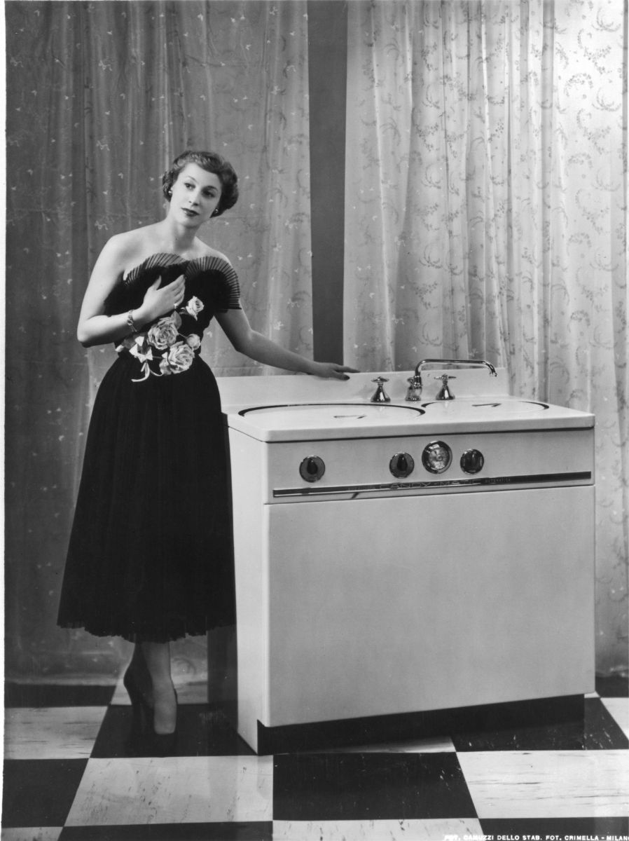 Del spotrerbča Candy Hoover z roku 1954.