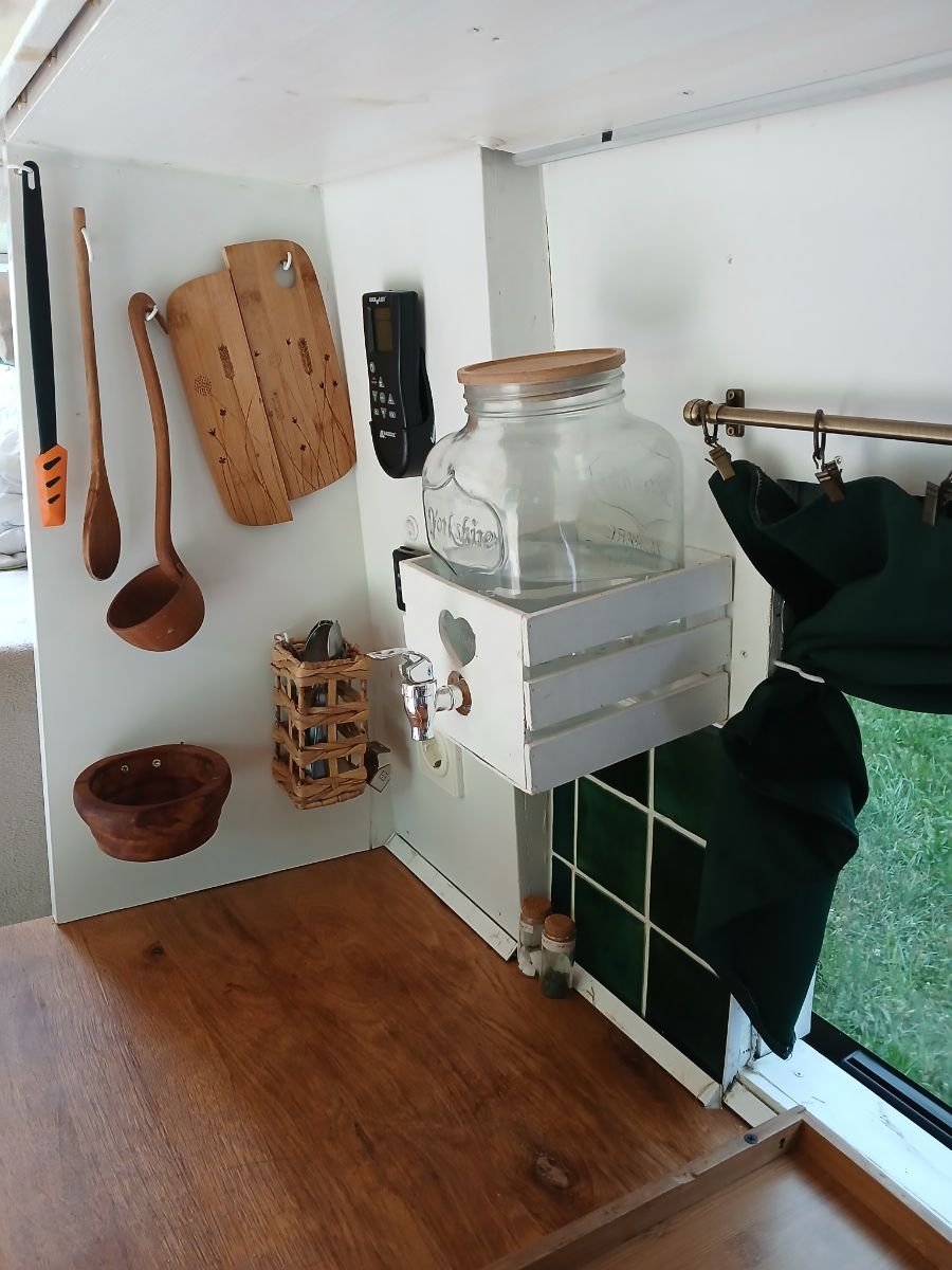Karolína preferuje jednoduchosť a prírodné materiály.